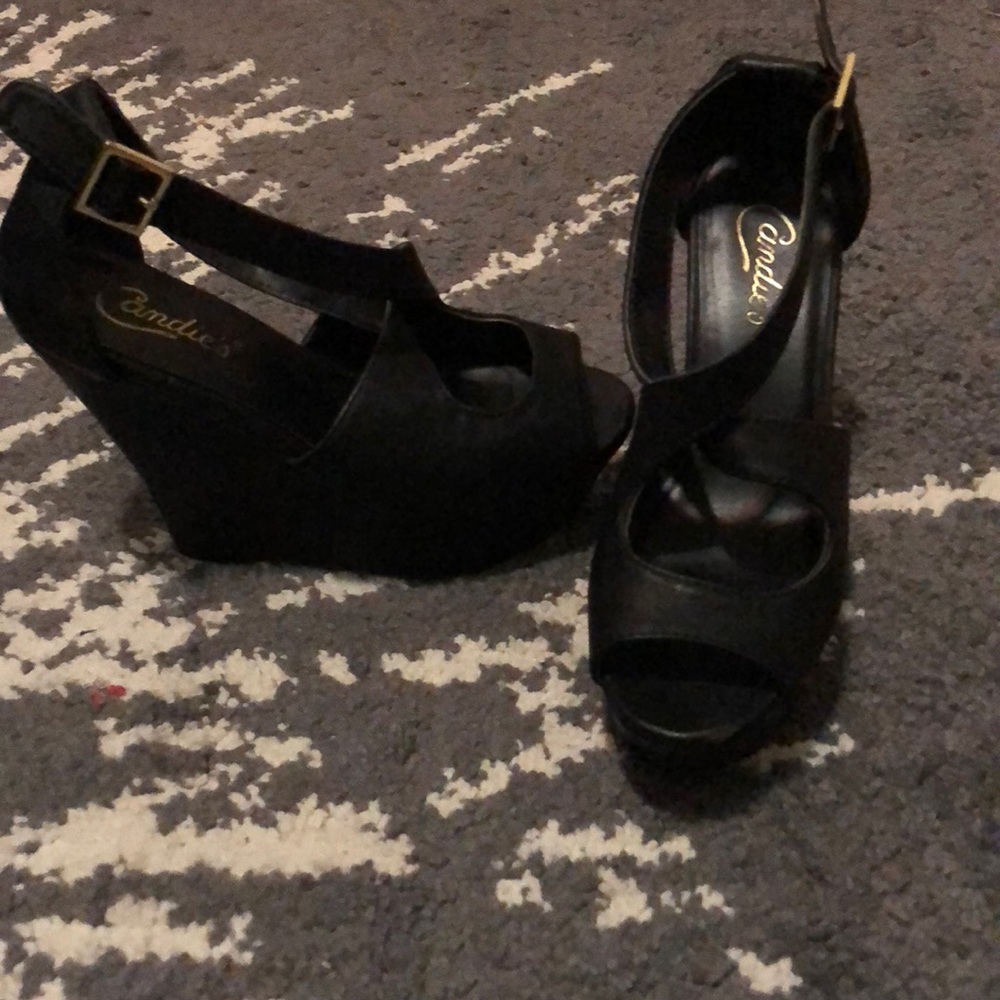 LAST DAY ‼️Strappy black wedges
